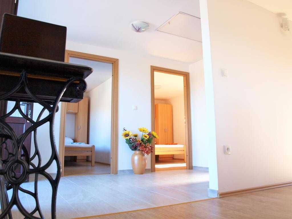 Apartment Rado Vrbnik Exterior photo