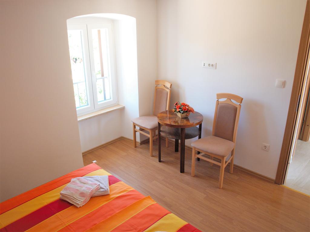 Apartment Rado Vrbnik Exterior photo